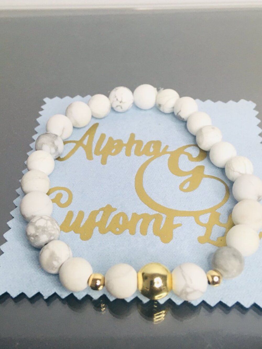 Harmony Gold – White Howlite Bracelet with 18K Accents